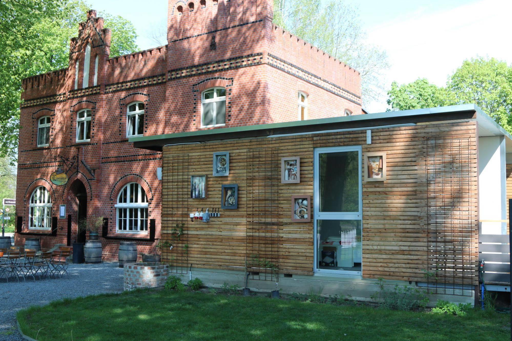 Hotel Landhaus Dessau Exterior foto