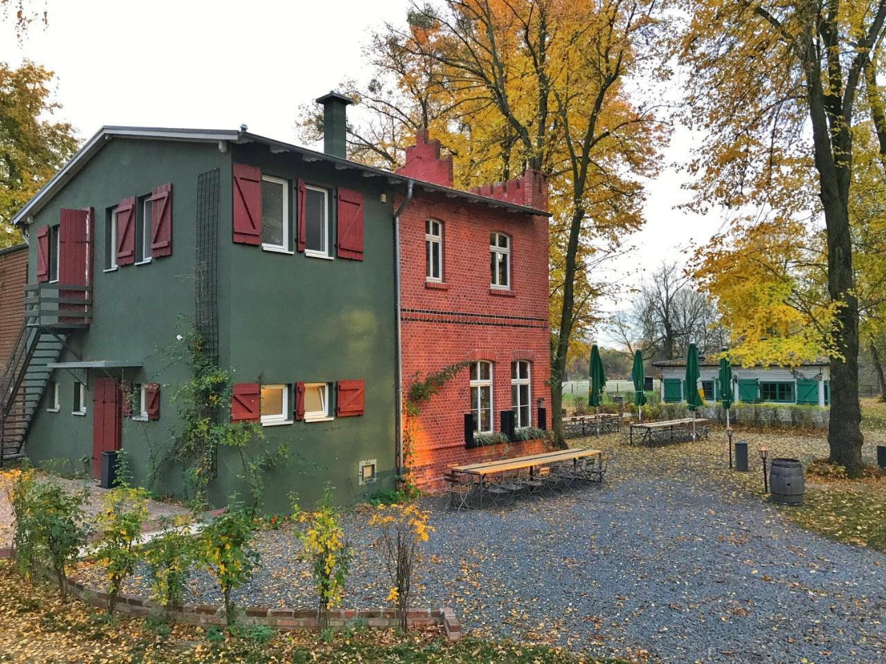 Hotel Landhaus Dessau Exterior foto